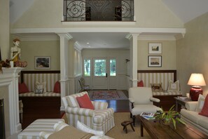 DOUBLE HEIGHT LIVING ROOM