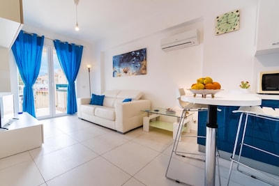 Alquile un nuevo apartamento en el mar de Villamargi en Santo Stefano di Camastra 