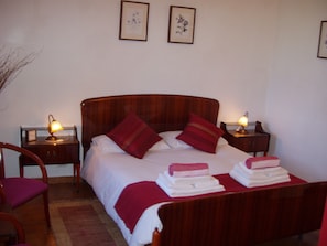 Violetta bedroom