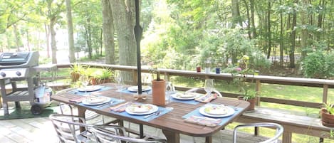 Al fresco dining from the 2nd floor deck.