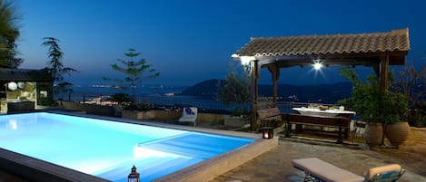 Beautiful luxury villa Senecio with stunning view!