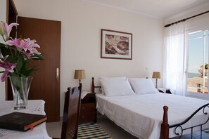 Traditional double bedroom villa Senecio!