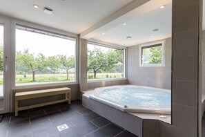 Jacuzzi