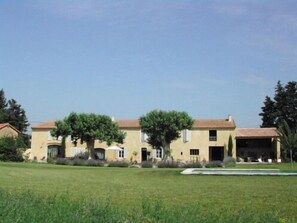 La Garance en Provence
Between Avignon & Luberon a Magic place,