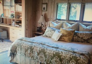 Master Room, King bed
