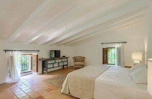Master Bedroom with Bathtub
