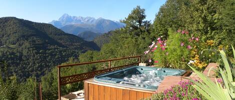 spa face au mont Valier