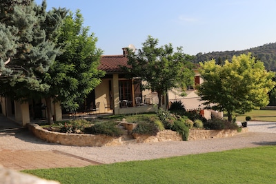 Provenzal con aire acondicionado comodidad Villa "Les Olivades" con piscina