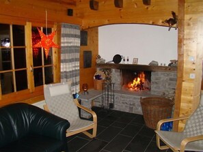 Wohnzimmer, Kamin OG