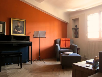 Very quiet XVIIs apartment in the heart of a historic district of Aix