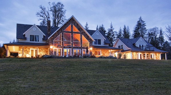 Two Eagles Lodge B&B and Vacation Rental (top right balcony is the vaca rental)