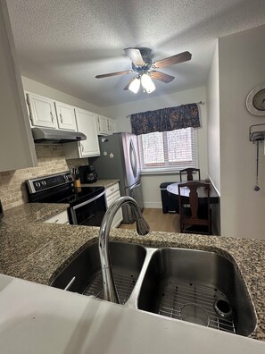 Kitchen full view