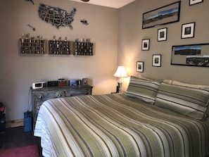 Master Bedroom, Queen size Bed