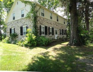 18 Century 3 bedroom Dutch Stone House 