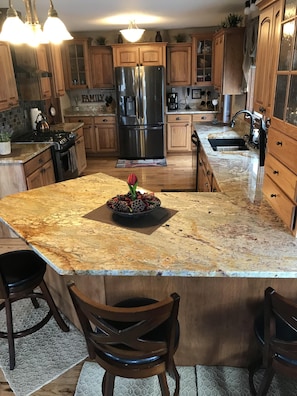 New appliances and granite counter 
