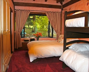 Travel w/friends 2 adults can fit in the queen bed and the children in the bunk.