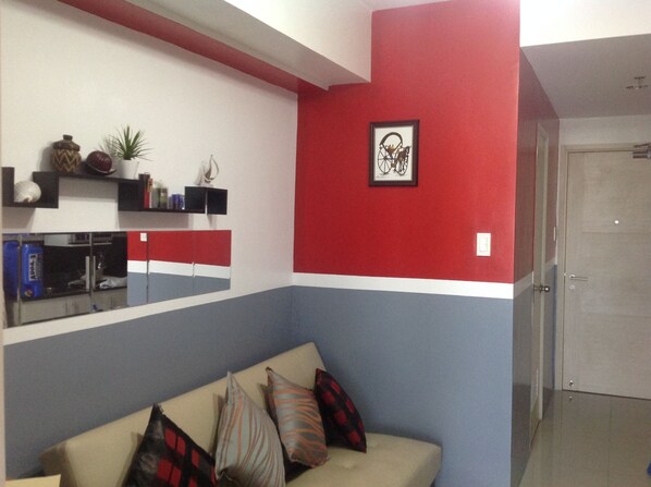 This one-bedroom unit can accommodate 3-4 adults comfortably.