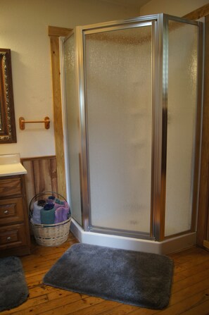 bathroom (2)
