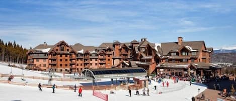 The Grand Lodge on Peak 7 and the Independence Superchair Lift