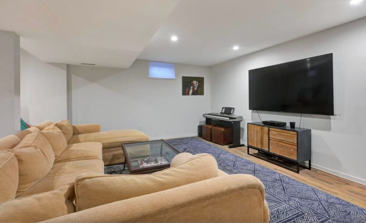 MODERN EAST HAMPTON WAINSCOTT HOUSE NEAR SAG, EAST & GREAT FOR A FAMILY W/ KIDS