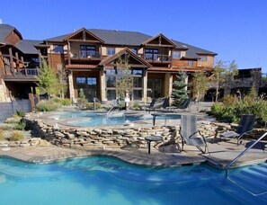 Outdoor Hot Tubs