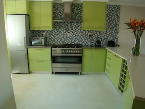 BushGlam fully equipped kitchen