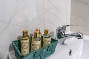 Bathroom amenities