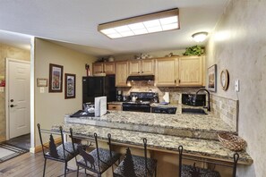 Kitchen / Bar seating