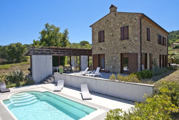 VILLA ACQUAVIVA Tuscany Forever located 10 km from the coast 