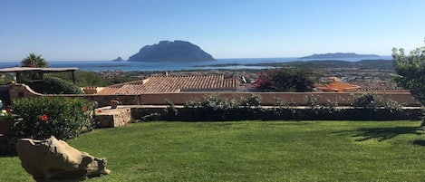 VISTA GIARDINO MARE/ISOLE DAL PATIO FRONTE SALONE