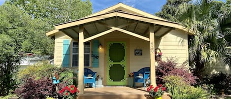 Enjoy the old fashioned front porch of the Russell Cottage 