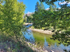 Yes, there is Bend in River in the river!