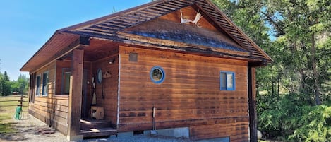 Welcome to A Bend in River Cabin!
