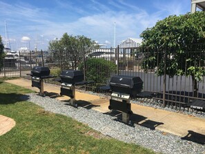 BBQ with beautiful harbor view!