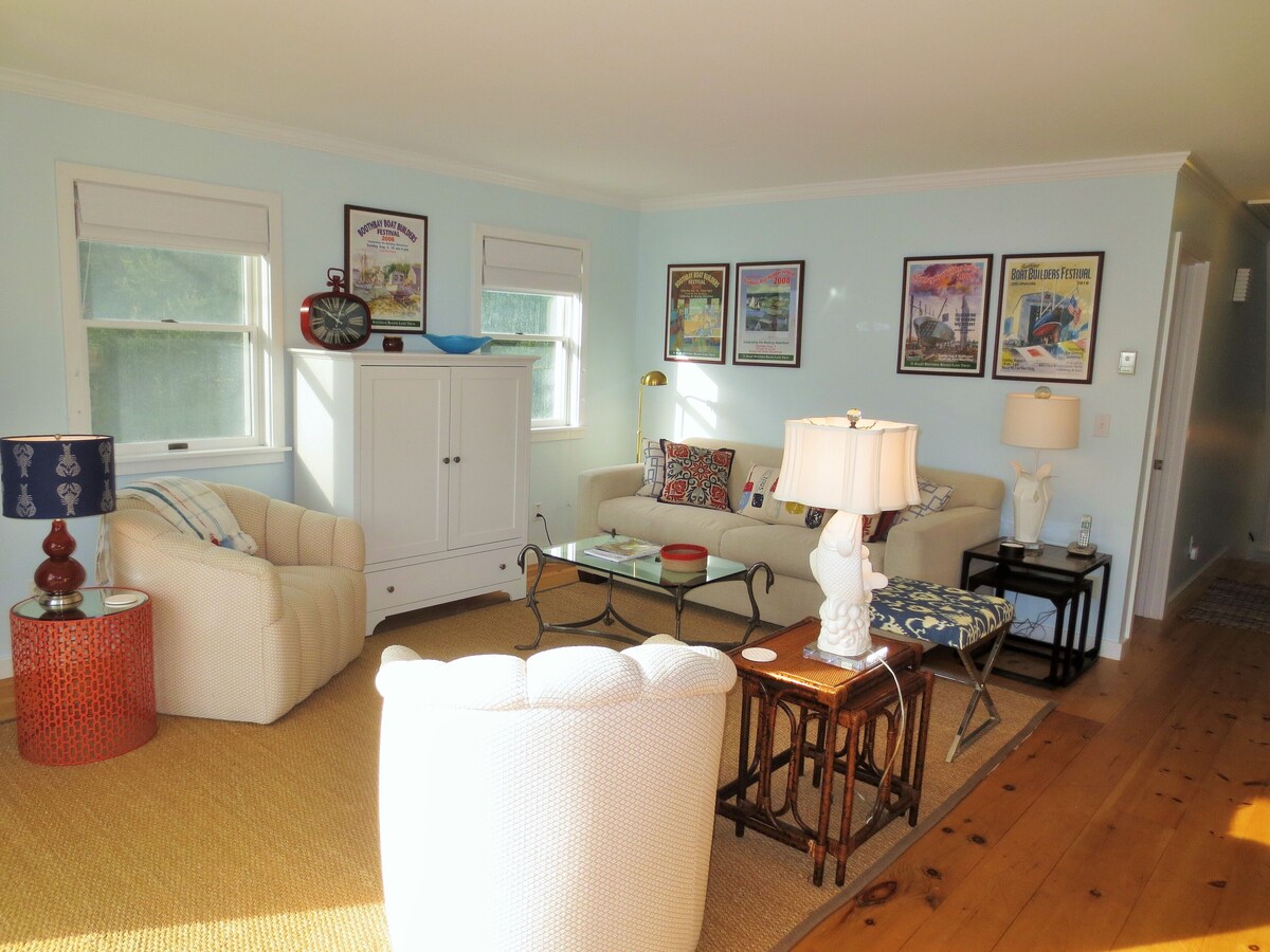 Pointed Fir Cove Cottage – Stunning Ocean Front Retreat!
