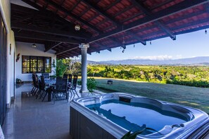 Backyard Terraza with Dining and Jacuzzi