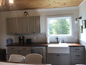 Freshly renovated kitchen!