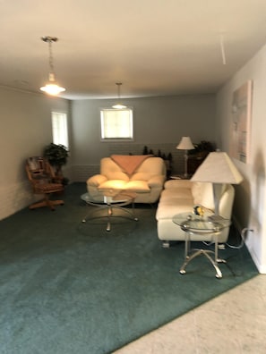 2nd Living room 