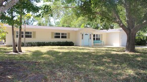 Hibiscus Cottage