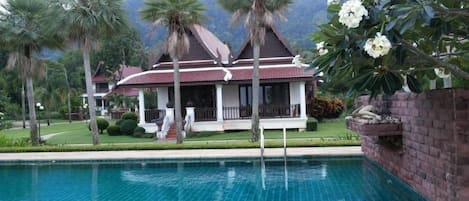 Ocean Front Villa with Pool