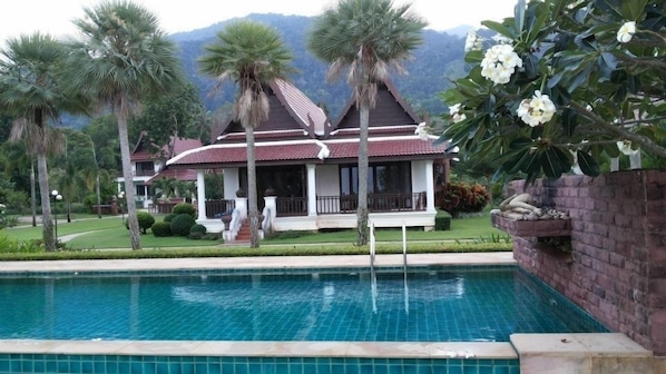 Ocean Front Villa with Pool