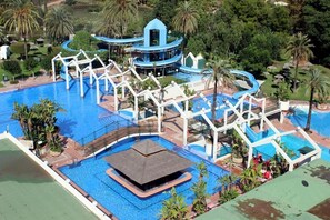 Complex /4 Swimming Pools Aquatic Panorama