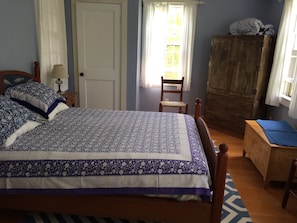 Master bedroom with queen bed