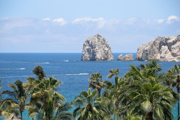 View of Land's End, Sea of Cortez this side, Pacific Ocean on the other