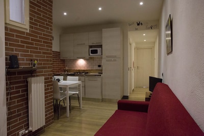 FELIZ Hermoso apartamento recientemente renovado en via San Nazaro 42 VERONA
