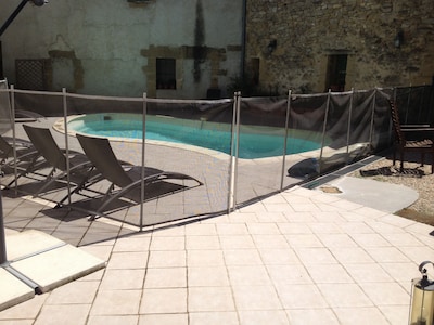 Montaren Et Saint Mediers: LODGING the OLIVE-TREES apartment in Farmhouse of the XVIIIème century with independent entry, made safe heated swimming pool and Spa