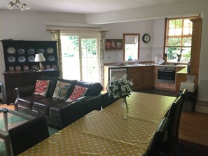 The dinning room and kitchen