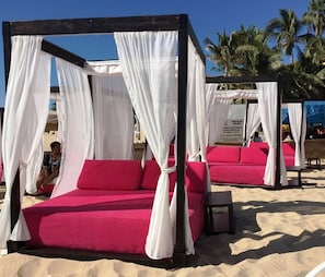 Free Cachet Beach Club Access