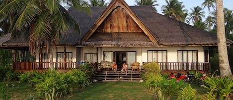SiargaoSunrise, a tropical home on Siargao island Philippines
