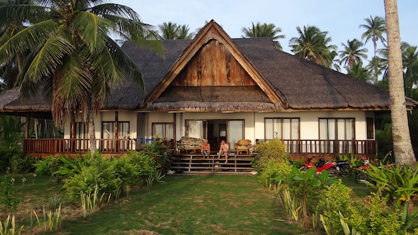 SiargaoSunrise, a tropical home on Siargao island Philippines